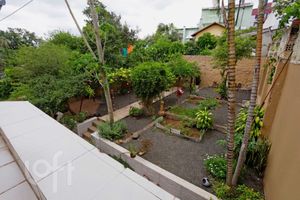 Image 39 - 852610