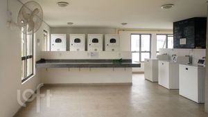Image 19 - 852618