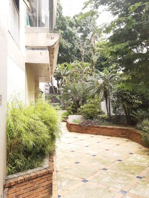 Image 31 - 852627