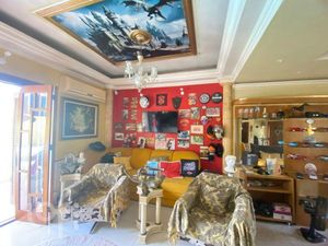 Image 6 - 852640