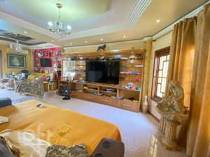 Image 11 - 852640