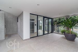 Image 41 - 852658