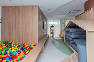 Image 38 - 852658