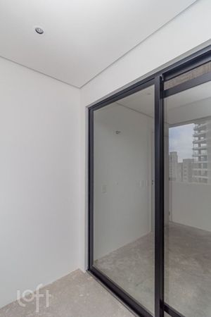 Image 32 - 852658
