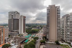 Image 22 - 852658