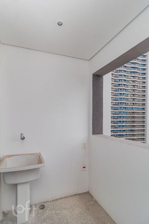 Image 30 - 852658