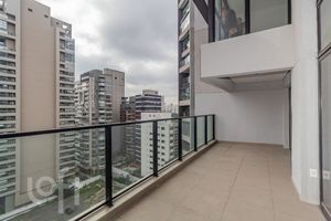 Image 2 - 852658