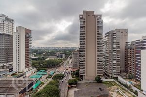 Image 23 - 852658