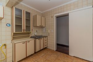 Image 11 - 852660