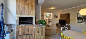 Image 8 - 852679
