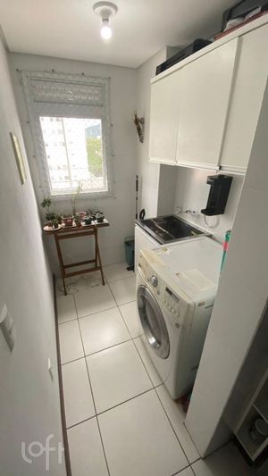 Image 7 - 852692