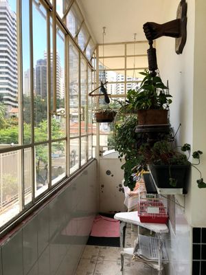 Image 17 - 852696