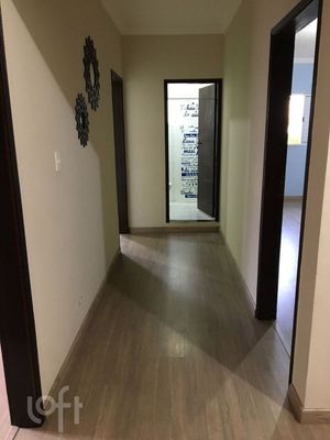 Image 6 - 852716