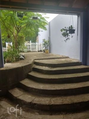 Image 11 - 852740