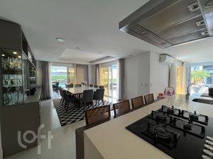 Image 3 - 852741