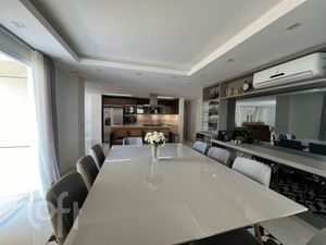 Image 7 - 852741