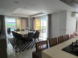 Image 15 - 852741