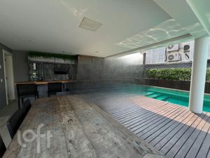 Image 21 - 852741