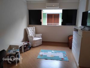 Image 8 - 852750