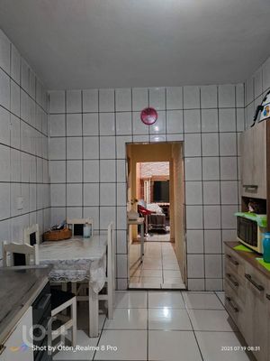 Image 4 - 852752