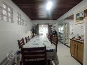 Image 4 - 852768