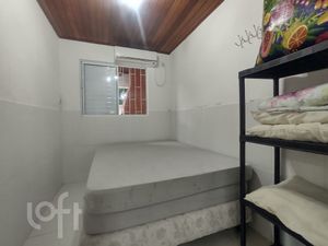 Image 8 - 852768