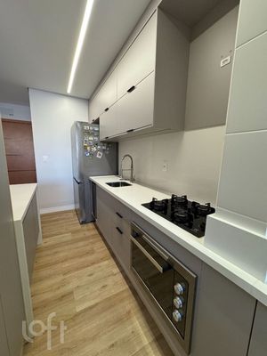 Image 4 - 852777