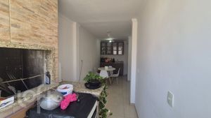 Image 12 - 852800