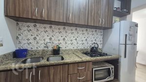 Image 21 - 852800