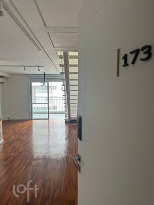 Image 2 - 852820