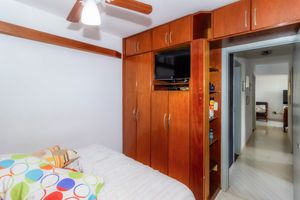 Image 18 - 852835
