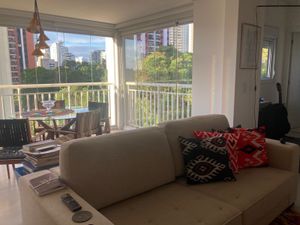 Image 3 - 852846
