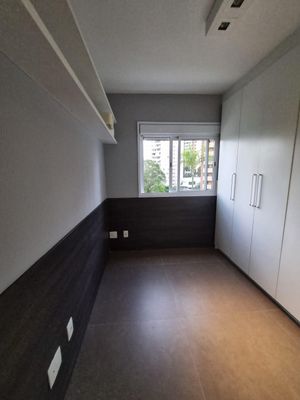 Image 6 - 852876
