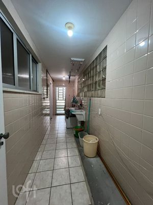 Image 31 - 852878