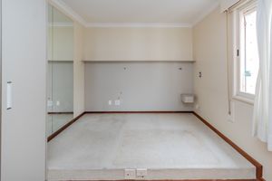 Image 13 - 852882