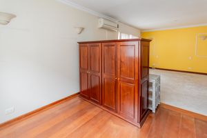 Image 21 - 852882