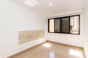 Image 21 - 852897