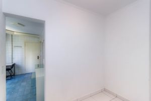Image 34 - 852897
