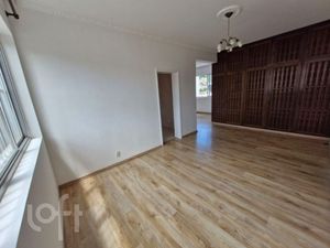 Image 8 - 852929