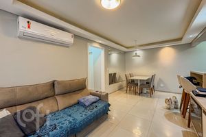 Image 4 - 852934