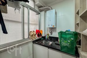 Image 16 - 852934