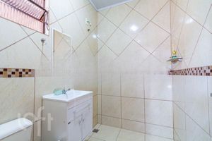 Image 9 - 852945