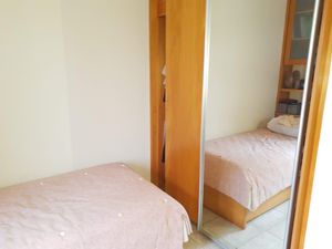 Image 12 - 852954