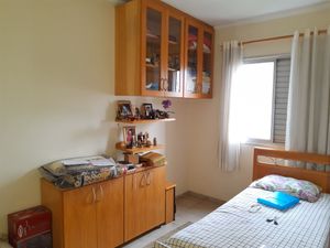 Image 10 - 852954