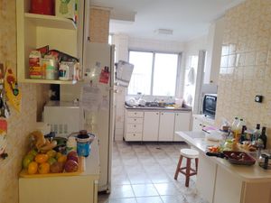 Image 14 - 852954