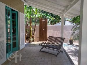 Image 8 - 853142