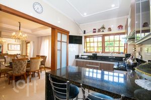 Image 11 - 853162