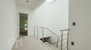 Image 24 - 853184