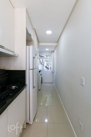 Image 32 - 853217
