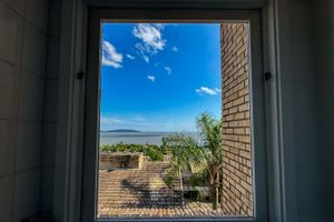 Image 34 - 853219
